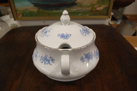 (n-7719) Bavaria Winterling Kirschenlamitz, lilleline suurem tirin