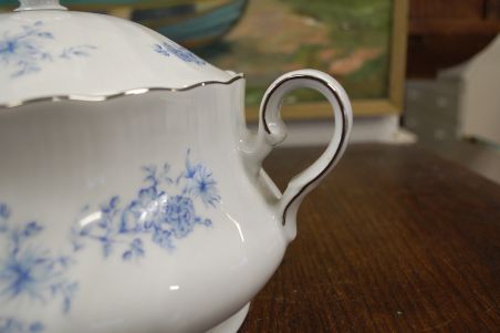 (n-7719) Bavaria Winterling Kirschenlamitz, lilleline suurem tirin