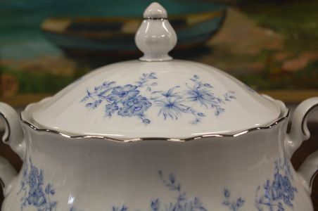 (n-7719) Bavaria Winterling Kirschenlamitz, lilleline suurem tirin