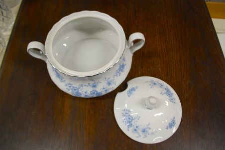 (n-7719) Bavaria Winterling Kirschenlamitz, lilleline suurem tirin