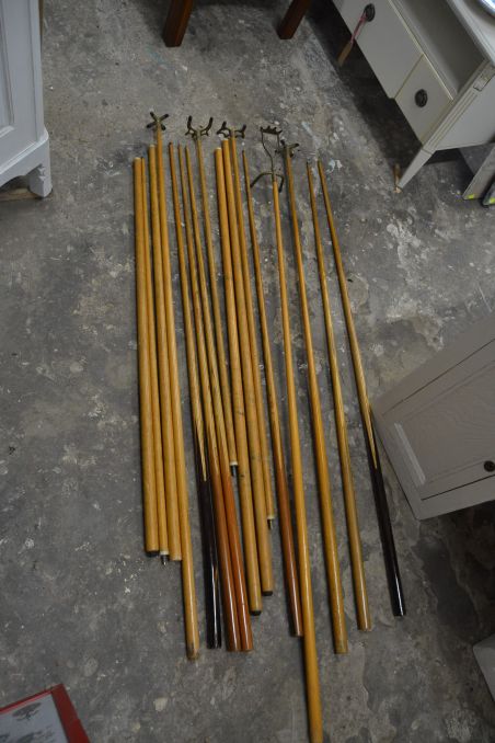 (n-7742) Snuukri või piljardi kiide ja tarvikute komplekt , 16 detaili