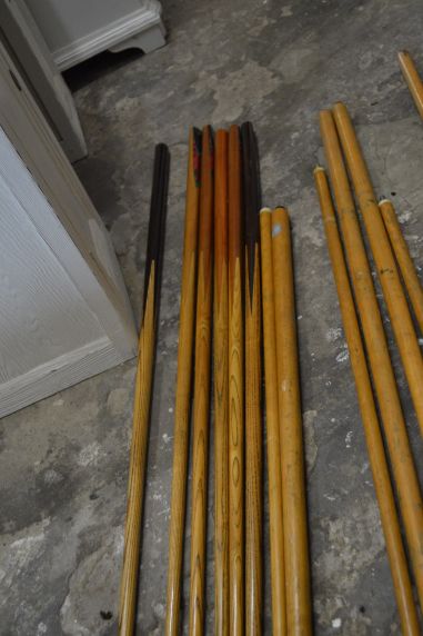 (n-7742) Snuukri või piljardi kiide ja tarvikute komplekt , 16 detaili