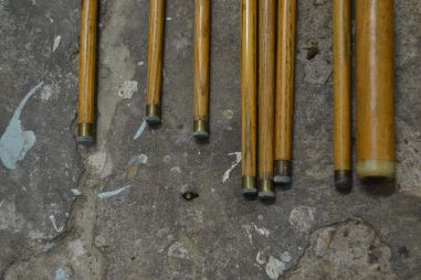 (n-7742) Snuukri või piljardi kiide ja tarvikute komplekt , 16 detaili