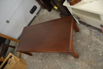 (L-812) Diivanilaud 2