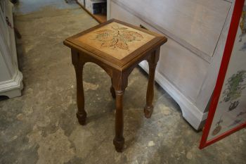 (n-7755) Keraamilise pinnaga postament 2