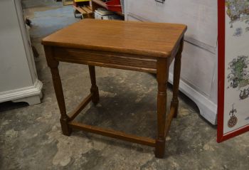 (n-7765) Väiksem lauake