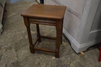 (n-7768) Väiksem lauake, pink