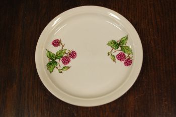 (n-7775) Ditmar Urbach, vaarikatega taldrikud, 2tk 2