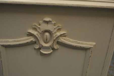 (n-7786) Valge väiksem kummut, öökapp