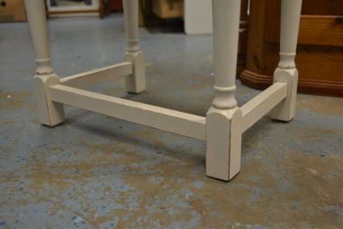 (n-7788) Valge lauake