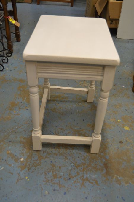 (n-7788) Valge lauake