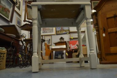 (n-7788) Valge lauake