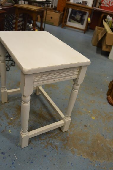 (n-7788) Valge lauake