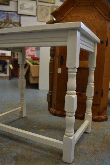 (n-7795) Valge lauake