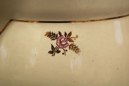 (n-7803) Boch Freres la Louviere suur kann