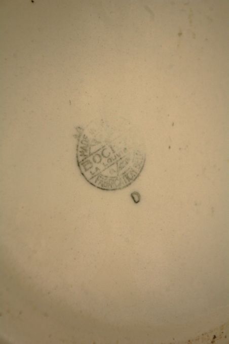 (n-7803) Boch Freres la Louviere suur kann