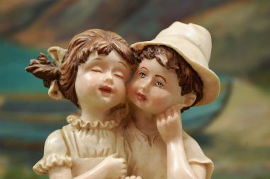 (n-7805) Kuju "Tüdruk, poiss ja koer"