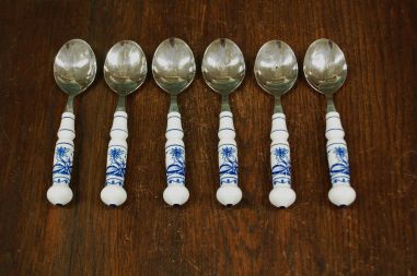 (n-7810/3) Unimewa DDR, sibulamustrilised portselanist käepidemetega supilusikad, 6tk