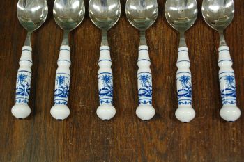 (n-7810/3) Unimewa DDR, sibulamustrilised portselanist käepidemetega supilusikad, 6tk 2