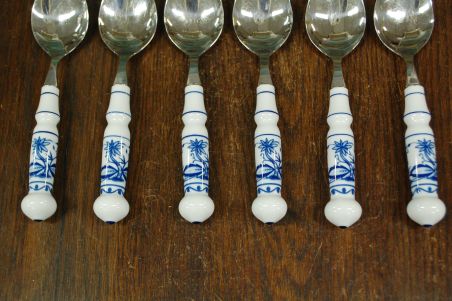 (n-7810/3) Unimewa DDR, sibulamustrilised portselanist käepidemetega supilusikad, 6tk