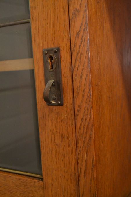 (L-813) Suur vanem puhvetkapp