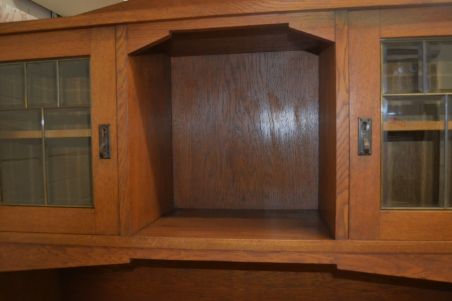 (L-813) Suur vanem puhvetkapp