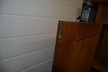 (L-813) Suur vanem puhvetkapp