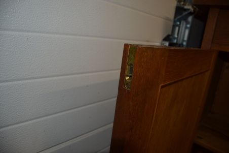 (L-813) Suur vanem puhvetkapp