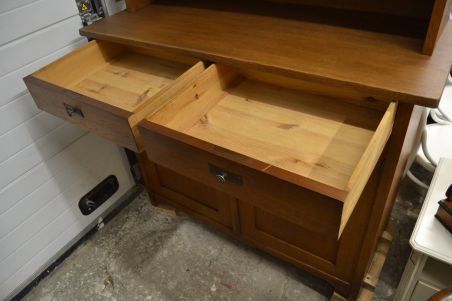 (L-813) Suur vanem puhvetkapp