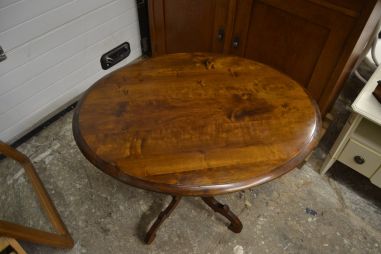 (L-814) Vana ovaalne laud, söögilaud