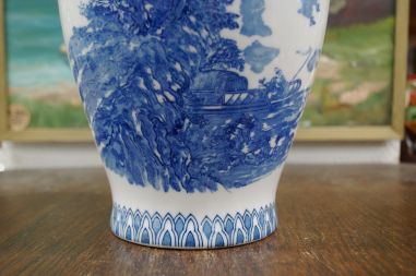 (n-7812) Suur sinise dekooriga vaas