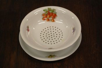 (n-7814) Bavaria Schumann Arzberg, puuviljadega sõel ja taldrik komplektis 2