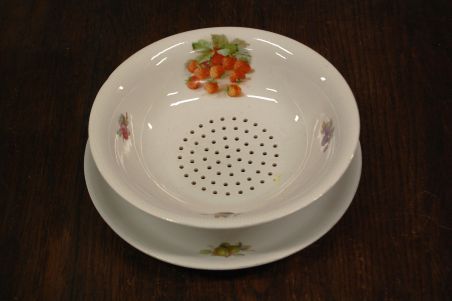 (n-7814) Bavaria Schumann Arzberg, puuviljadega sõel ja taldrik komplektis