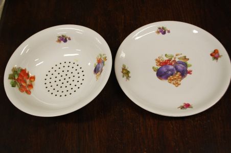 (n-7814) Bavaria Schumann Arzberg, puuviljadega sõel ja taldrik komplektis