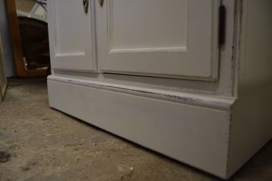 (L-817) Valge kummut Drexel Heritage