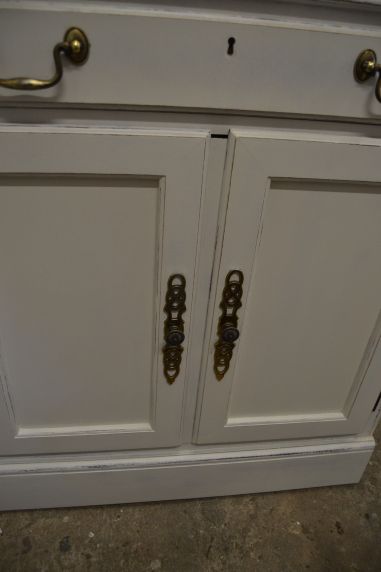 (L-817) Valge kummut Drexel Heritage