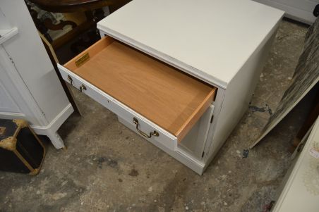 (L-817) Valge kummut Drexel Heritage