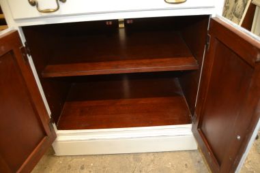 (L-817) Valge kummut Drexel Heritage