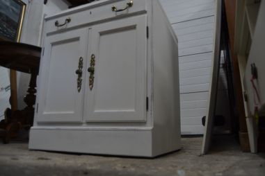 (L-817) Valge kummut Drexel Heritage