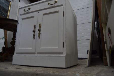 (L-817) Valge kummut Drexel Heritage