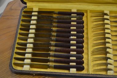 (L-820) Noad-kahvlid karbis