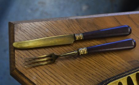 (L-820) Noad-kahvlid karbis