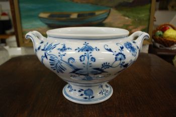 (n-7827) Uhke sibulamustriline sangadega kauss