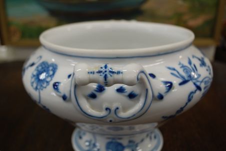 (n-7827) Uhke sibulamustriline sangadega kauss