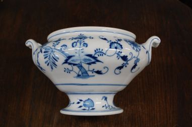 (n-7827) Uhke sibulamustriline sangadega kauss