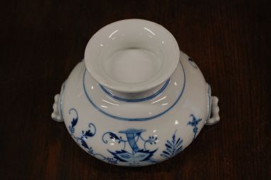 (n-7827) Uhke sibulamustriline sangadega kauss