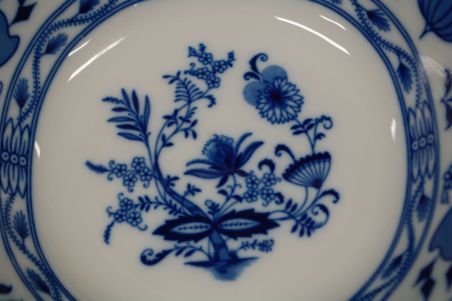 (n-7828) Oscar Schaller, sibulamustriline kauss