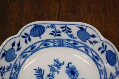 (n-7828) Oscar Schaller, sibulamustriline kauss