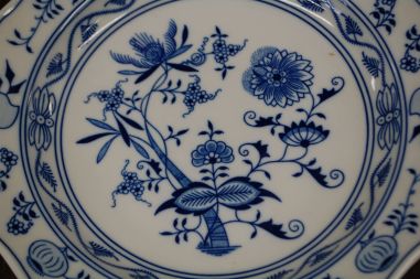 (n-7833) Original Bohemia ümar sibulamustriline vaagen