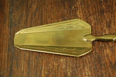 (n-7841) Portselanist käepidemega lilleline tordilabidas